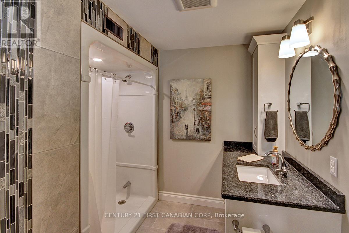 811 CLEARVIEW CRESCENT - 27