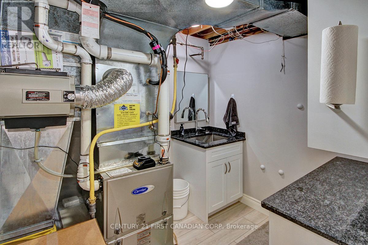811 CLEARVIEW CRESCENT - 29