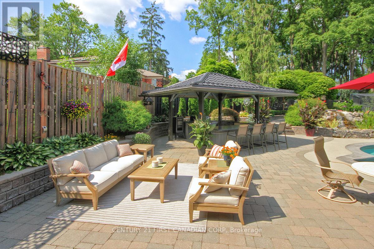 811 CLEARVIEW CRESCENT - 33