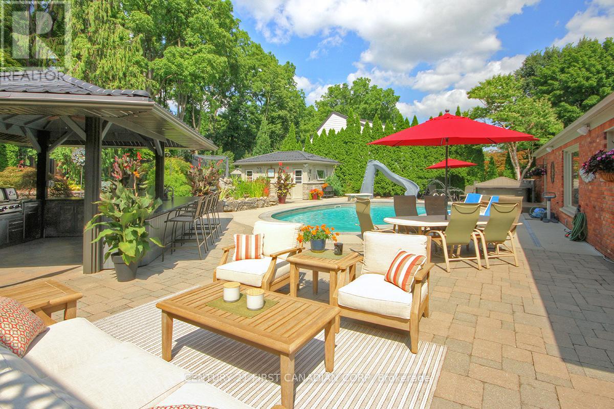 811 CLEARVIEW CRESCENT - 34