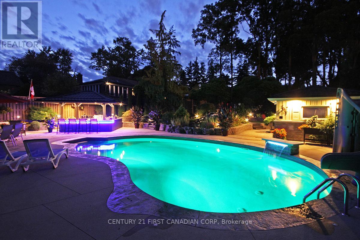 811 CLEARVIEW CRESCENT - 46
