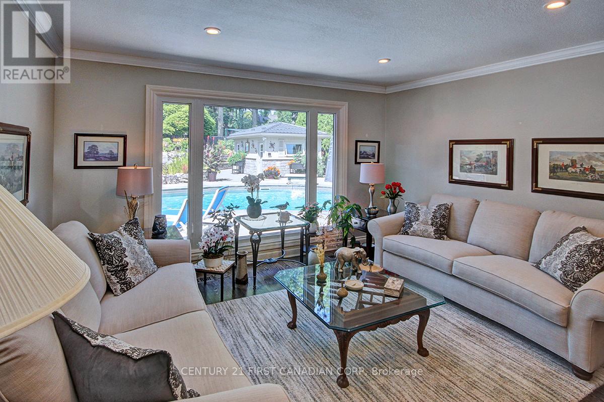 811 CLEARVIEW CRESCENT - 7