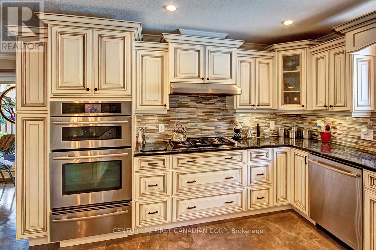 811 CLEARVIEW CRESCENT - 9