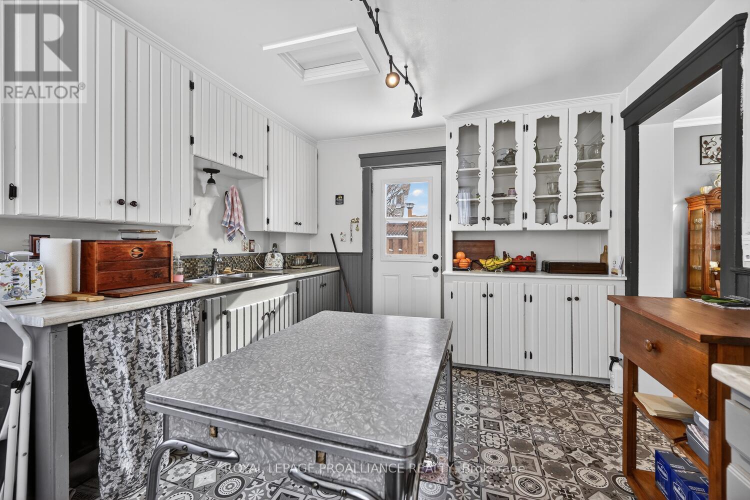 37 ORCHARD STREET - 12