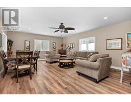 Family room - 128 Cheer Lake Road, Strong, ON P0A1X0 Photo 6