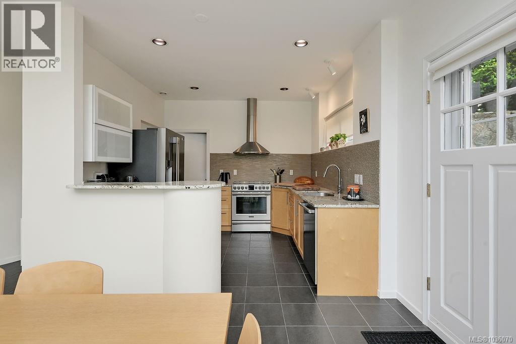 317 Bessborough Close, View Royal