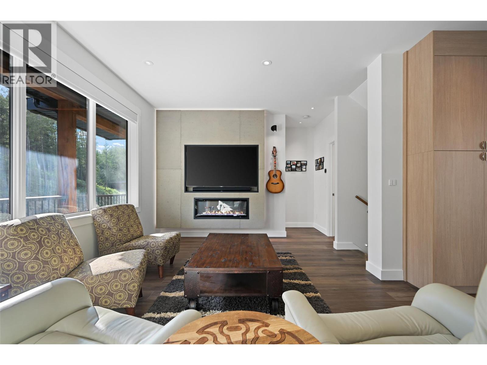 726 TAYNTON Drive - 22