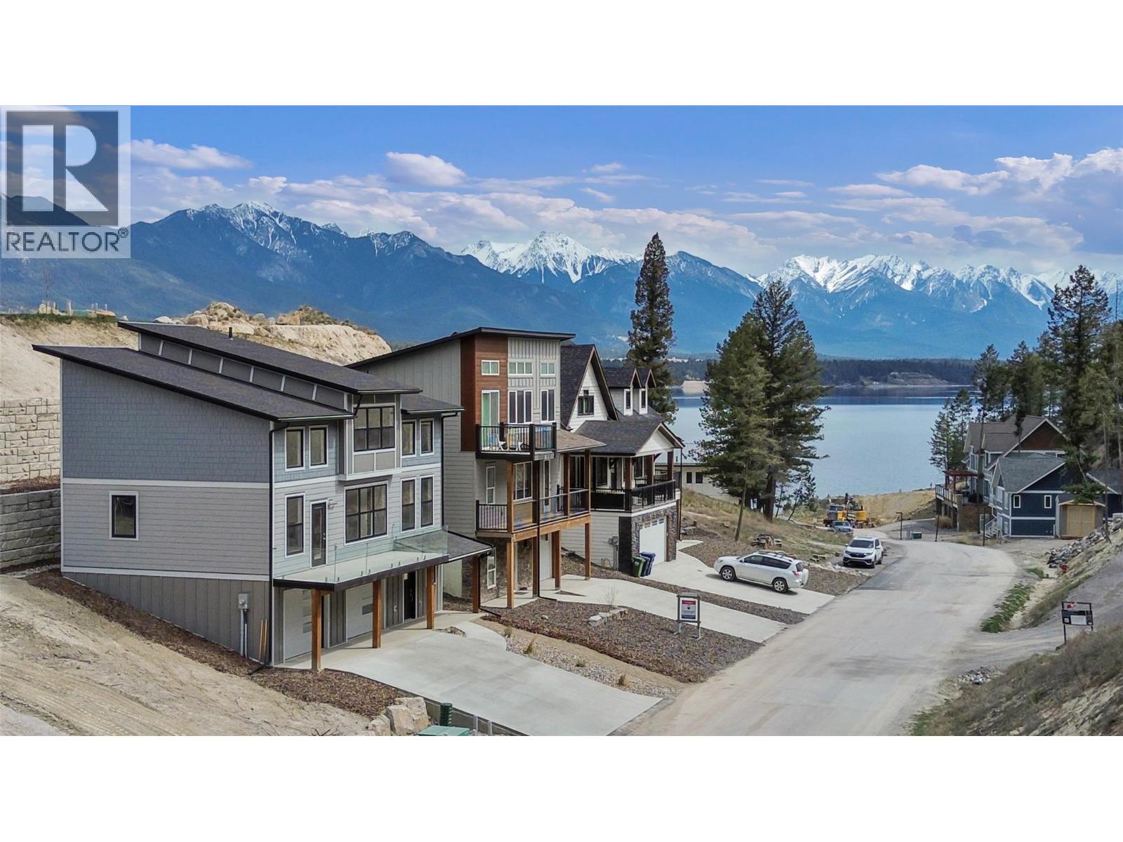 726 TAYNTON Drive - 66
