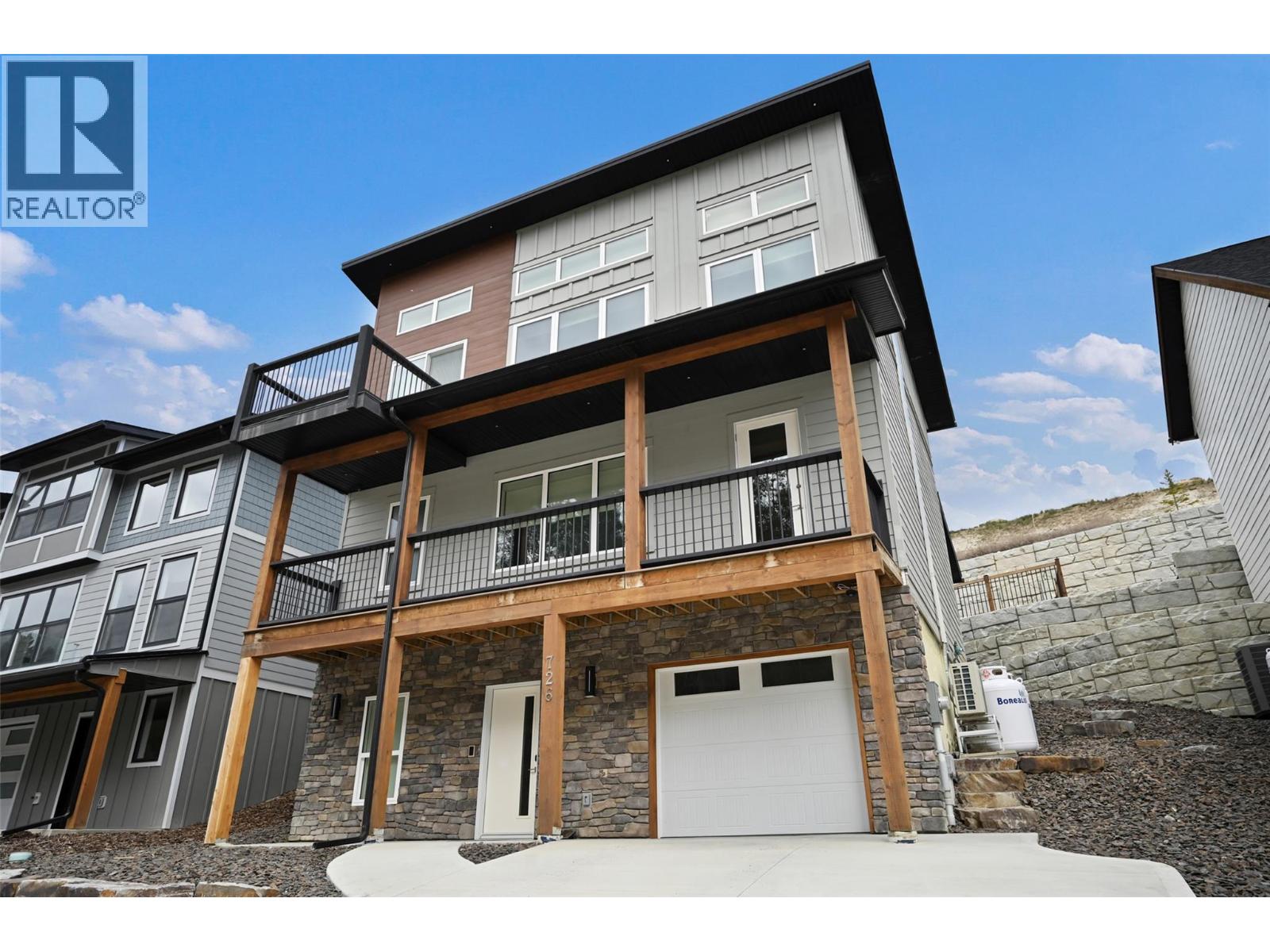 726 TAYNTON Drive - 69