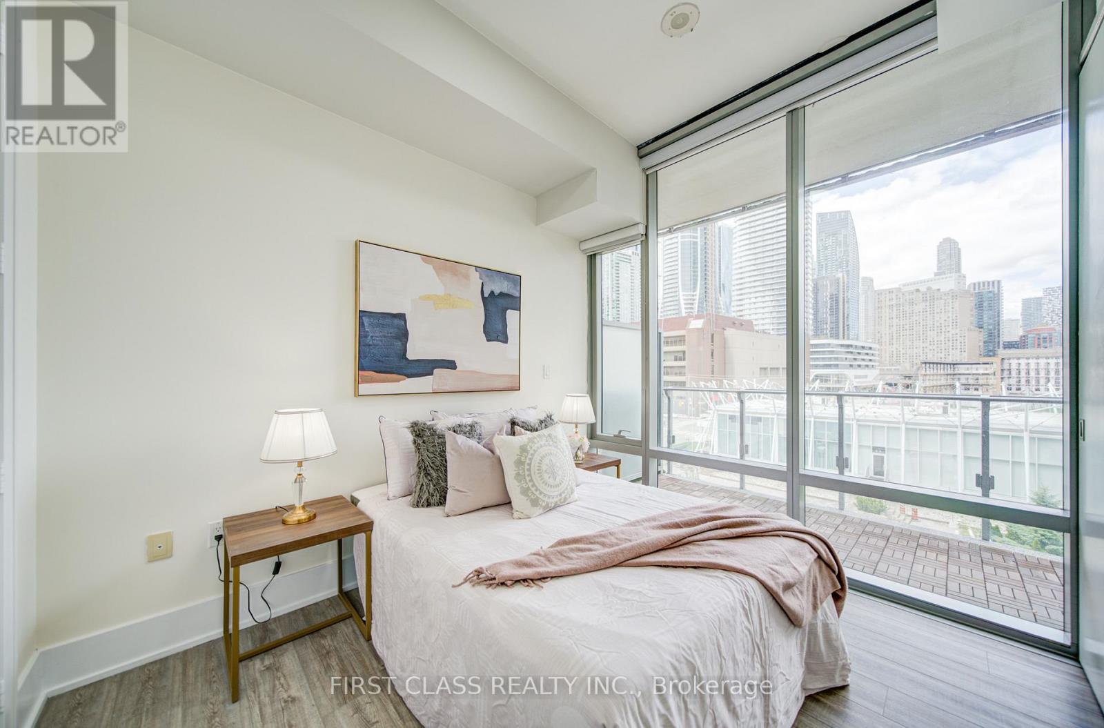 #402 39 QUEENS QUAY E - 27