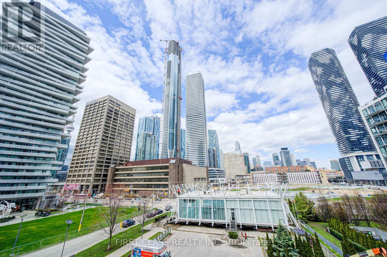 #402 39 QUEENS QUAY E - 34
