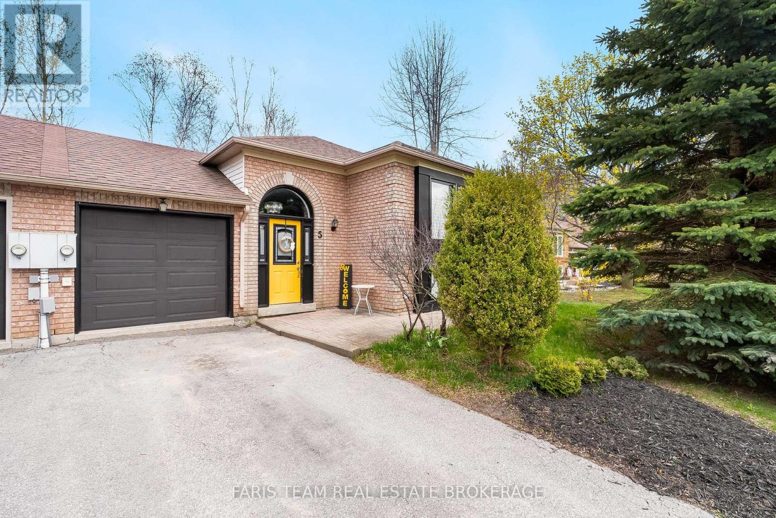 5 HARBOUR CRESCENT - 4