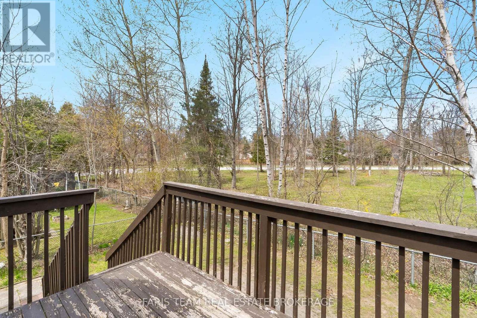 5 HARBOUR CRESCENT - 25