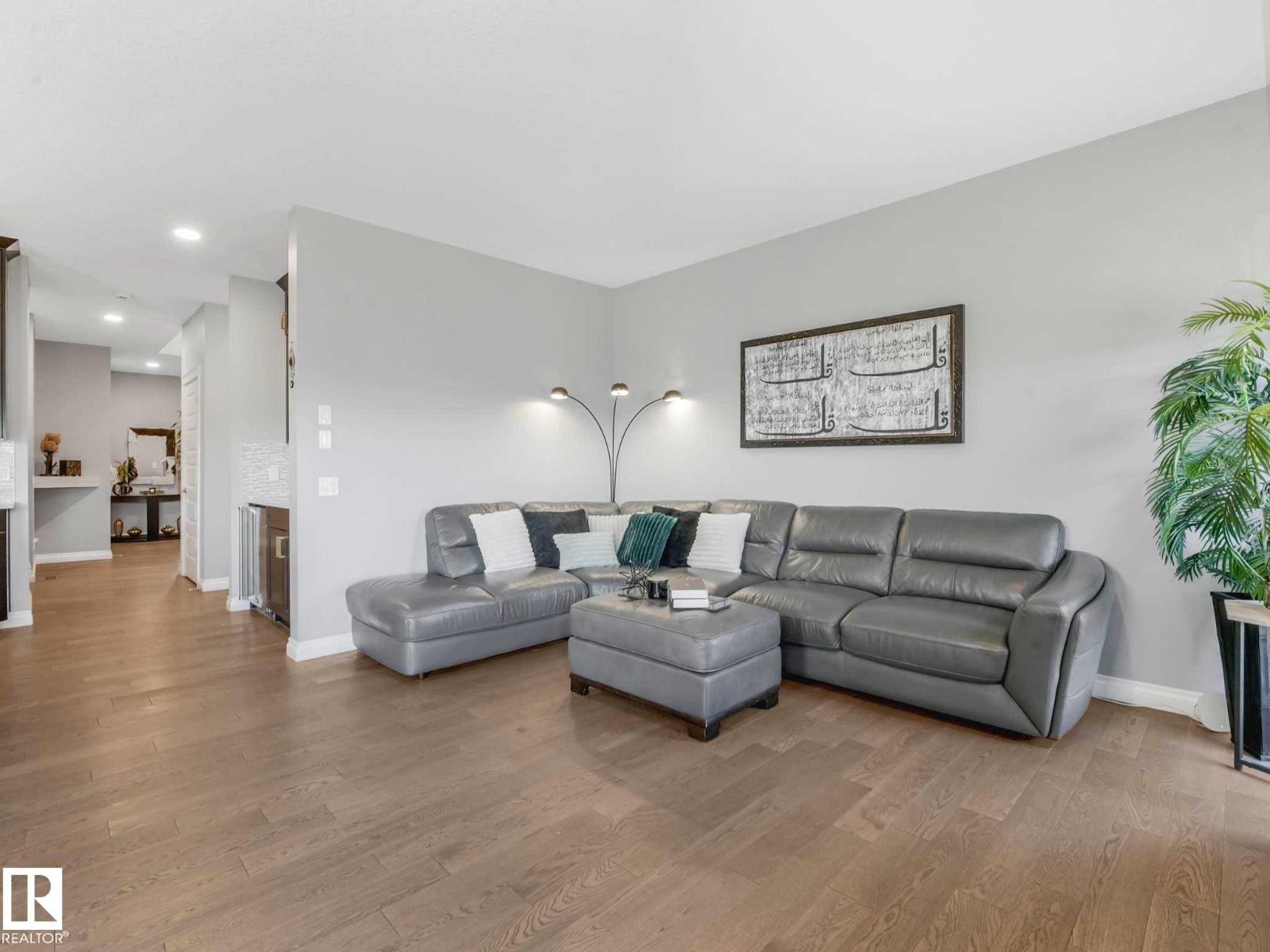 8427 216 ST NW, Edmonton