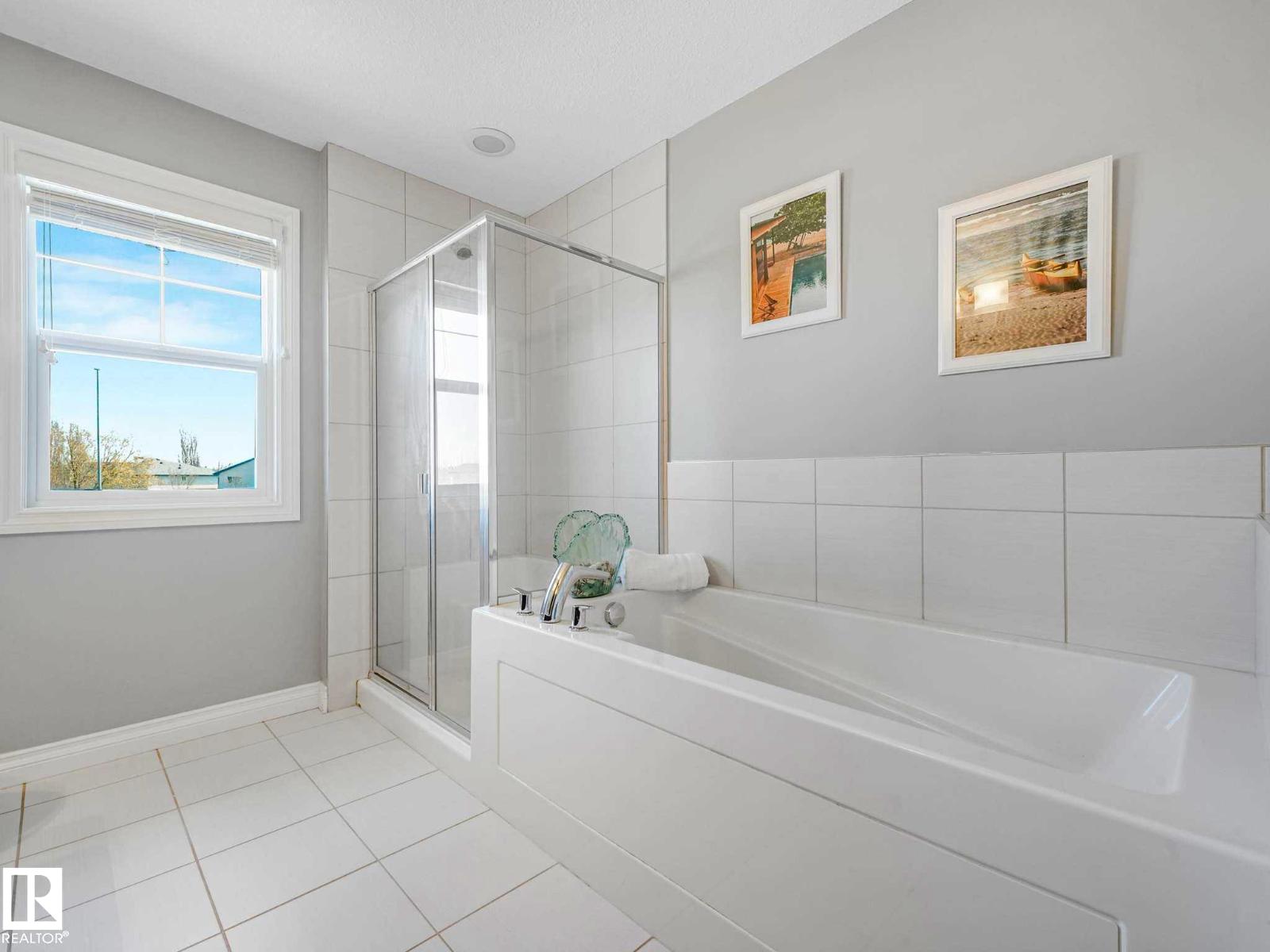 8427 216 ST NW, Edmonton