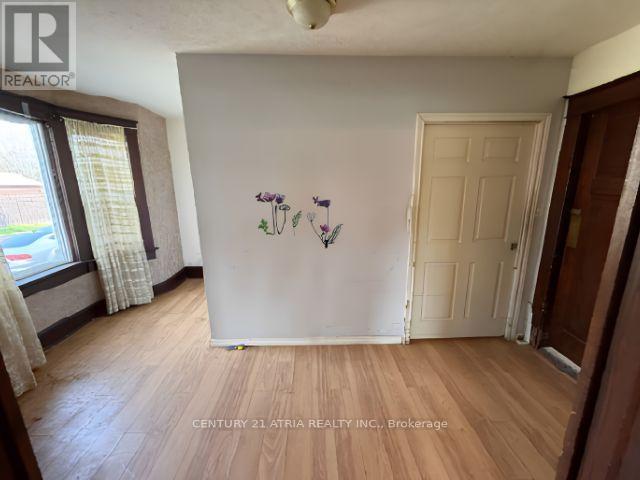 377 GUELPH STREET - 4