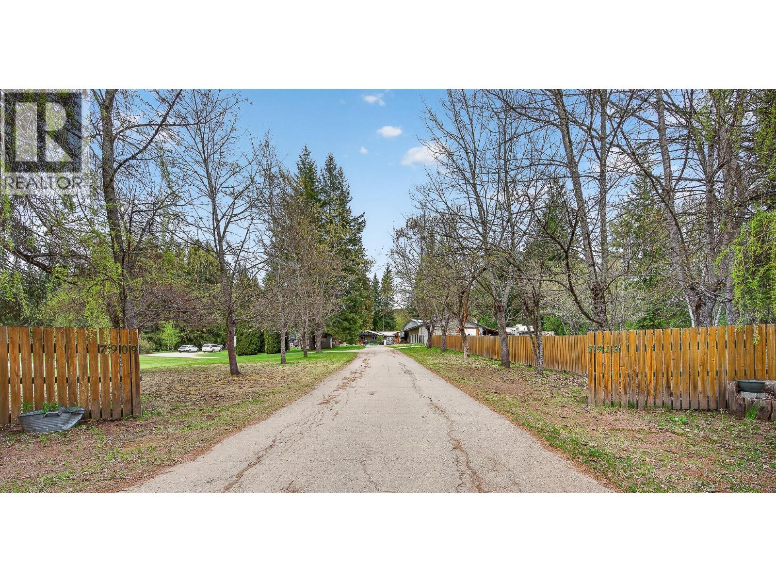 7909/7913 Hudson Road - 2