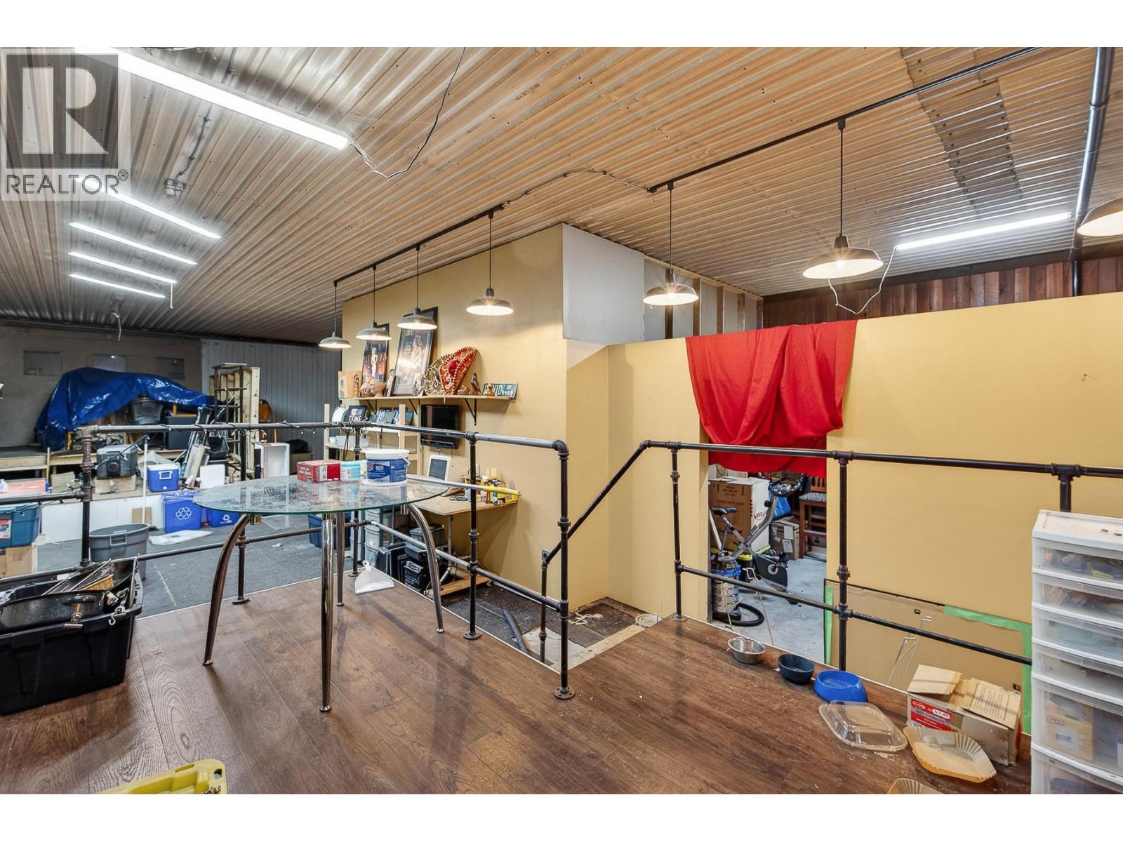 7909/7913 Hudson Road - 24