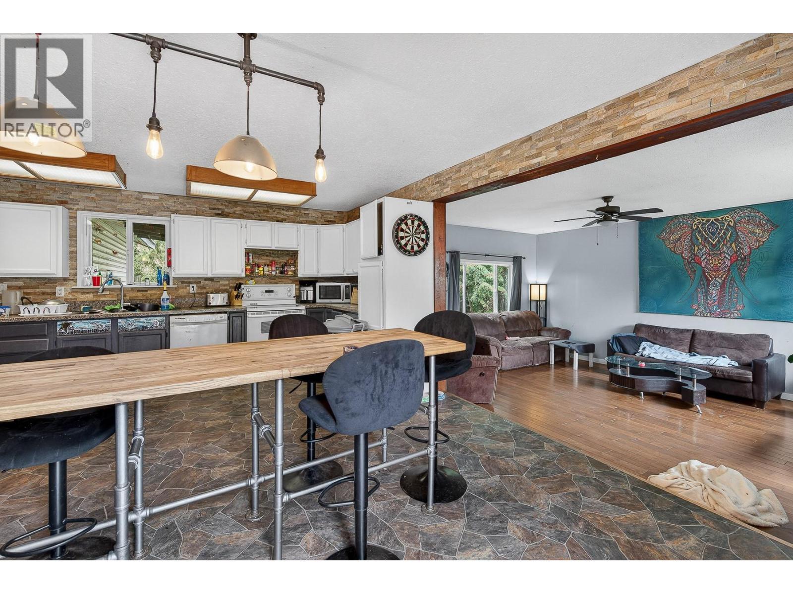 7909/7913 Hudson Road - 30