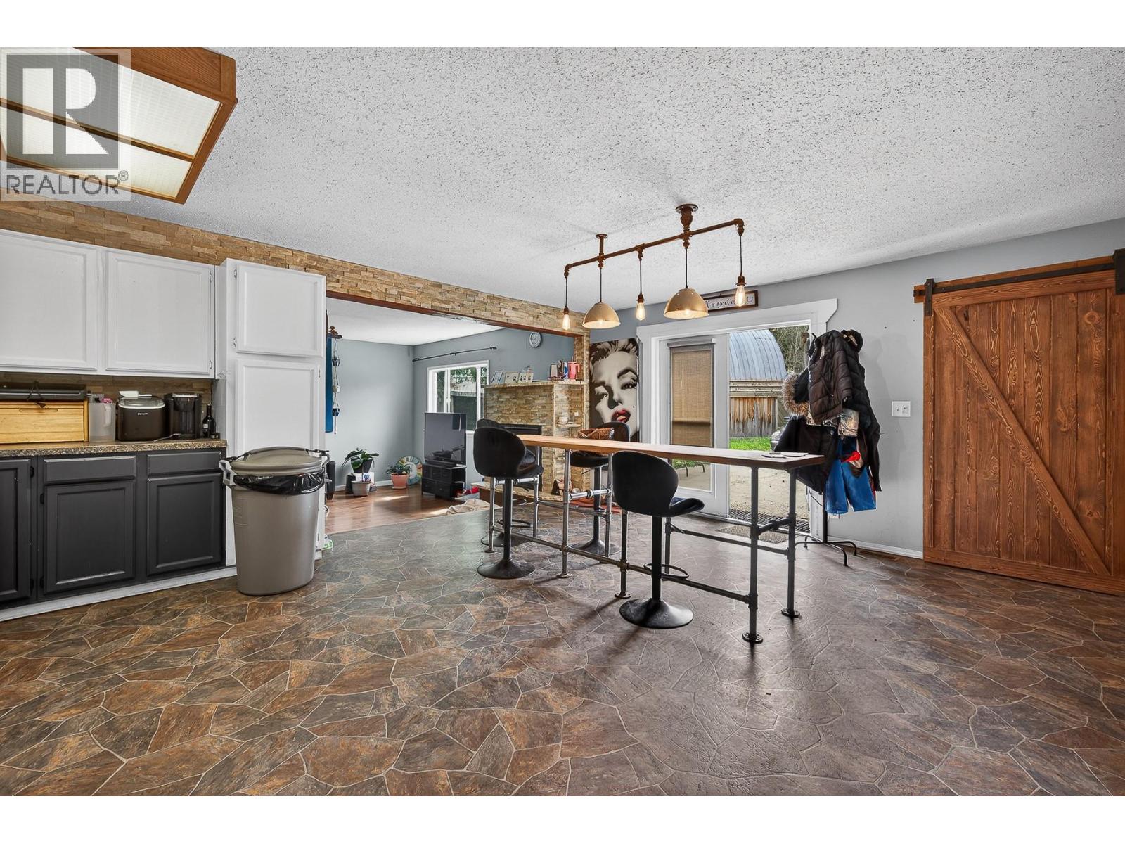 7909/7913 Hudson Road - 33