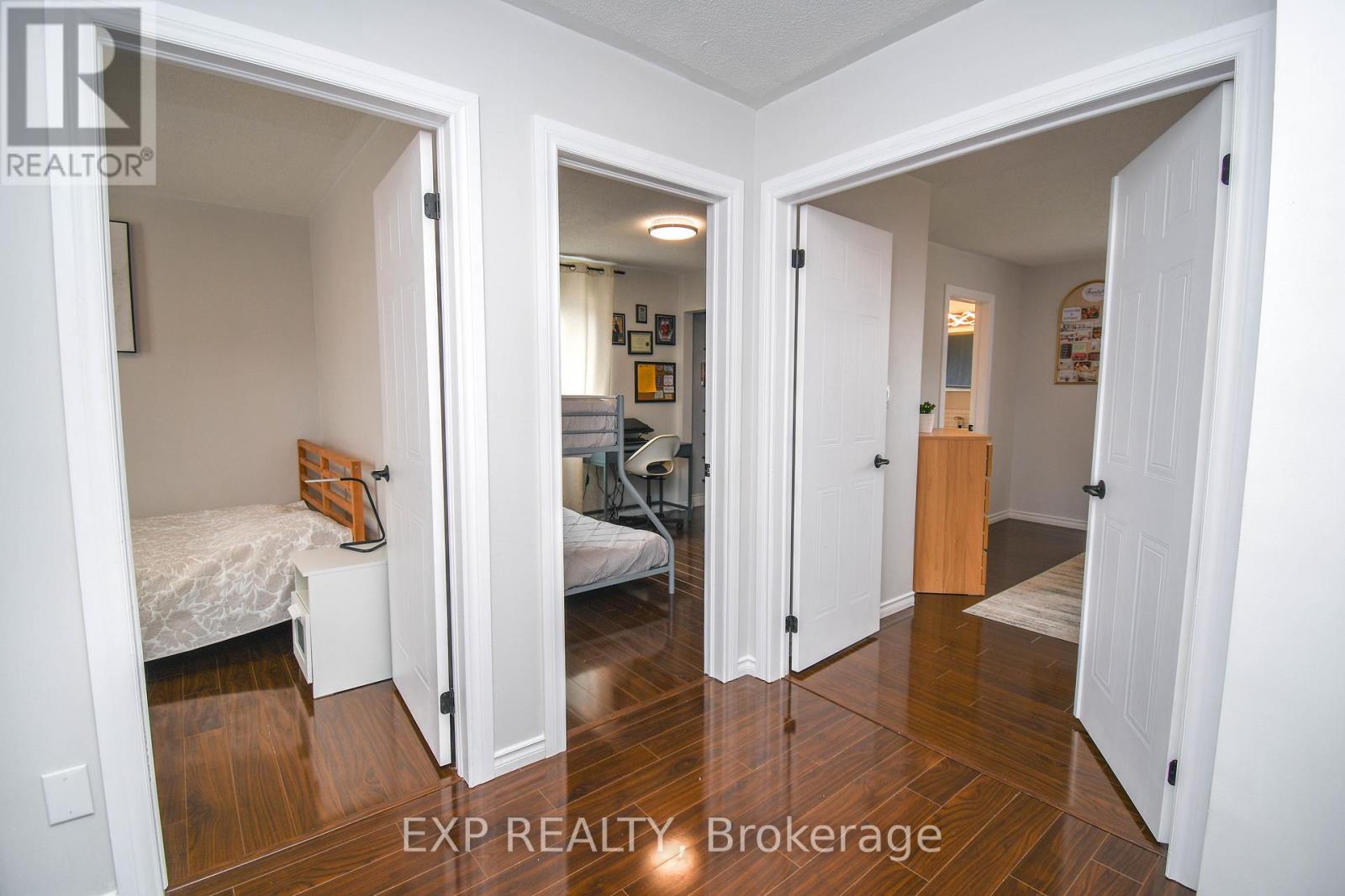 30 AIKENS CRESCENT - 14
