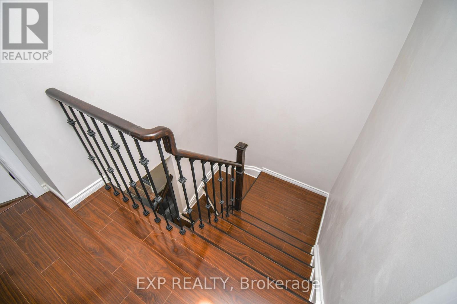 30 AIKENS CRESCENT - 12