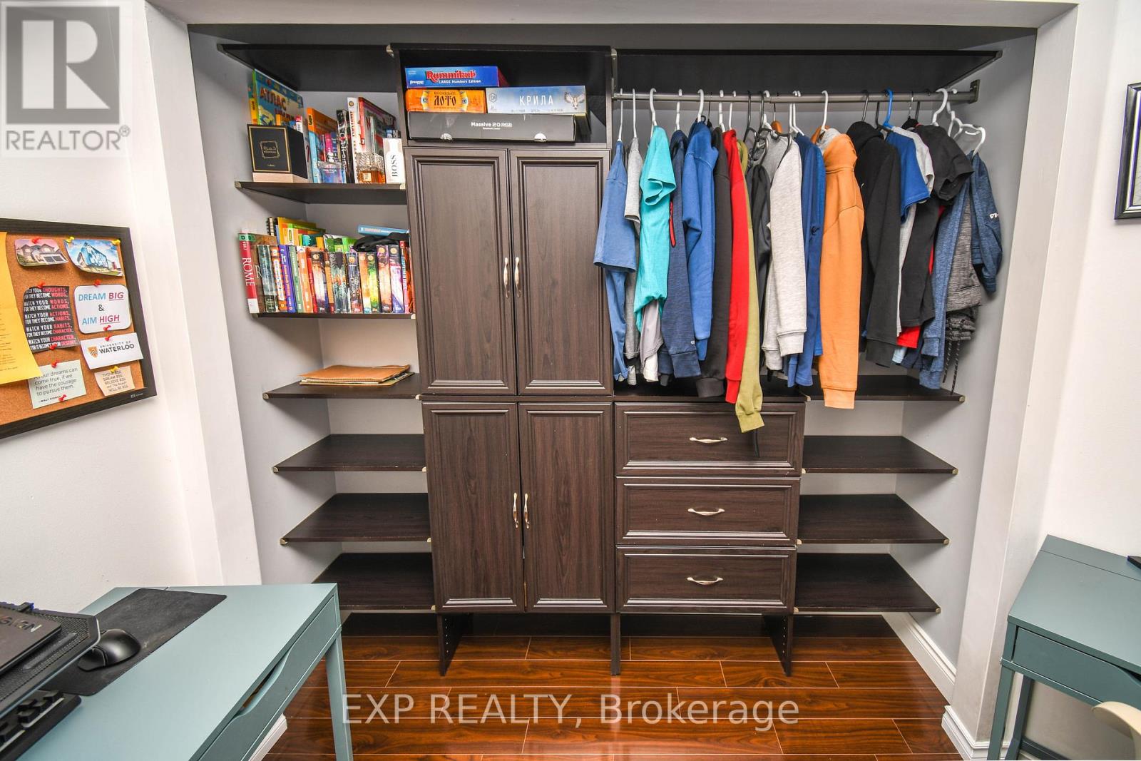 30 AIKENS CRESCENT - 22