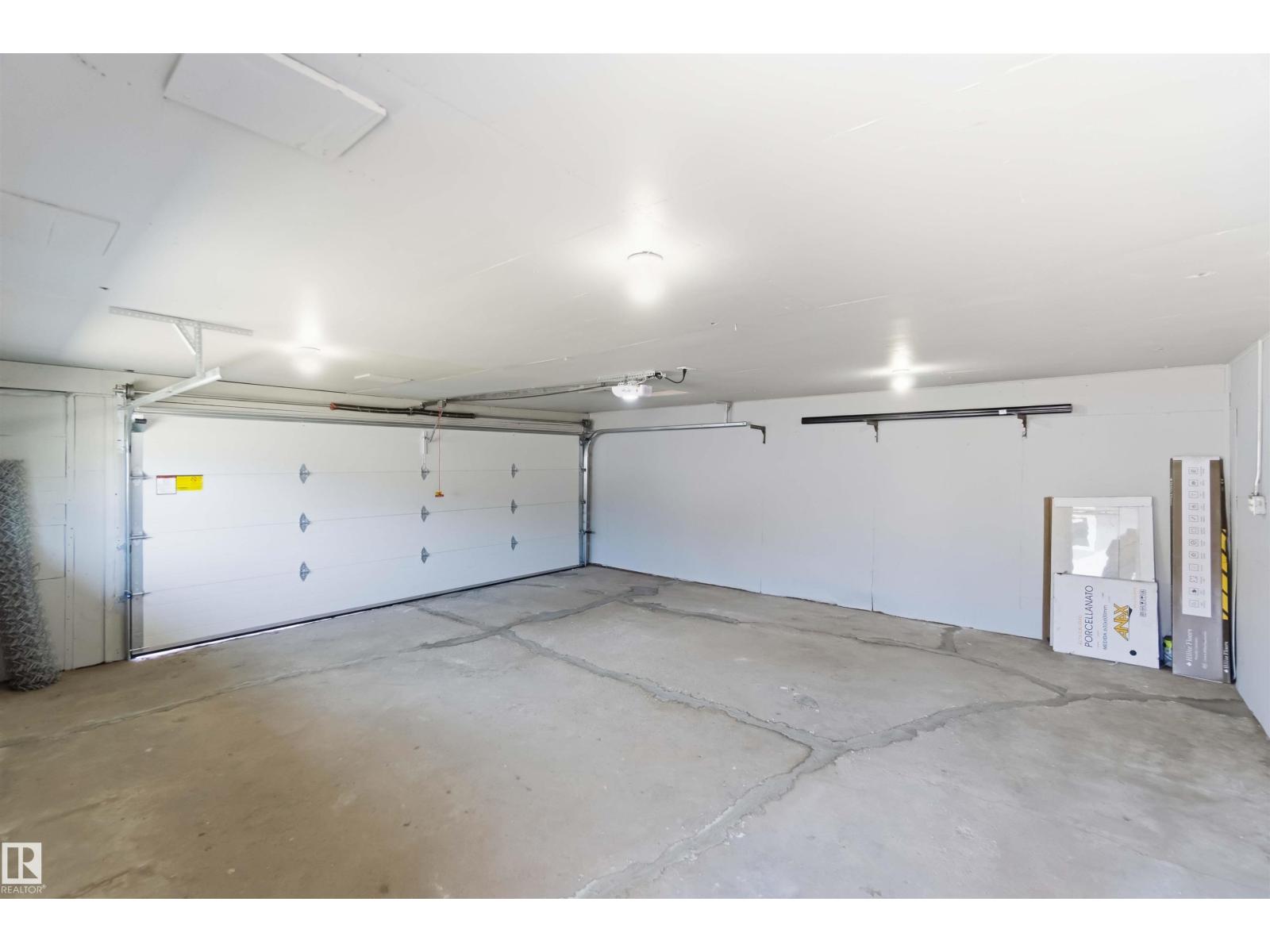 8736 66 AV NW, Edmonton