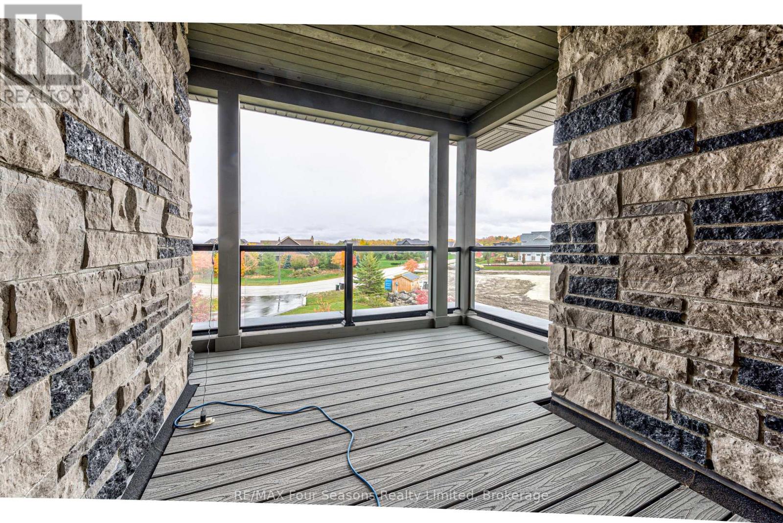 9 WINDROSE VALLEY BOULEVARD - 33