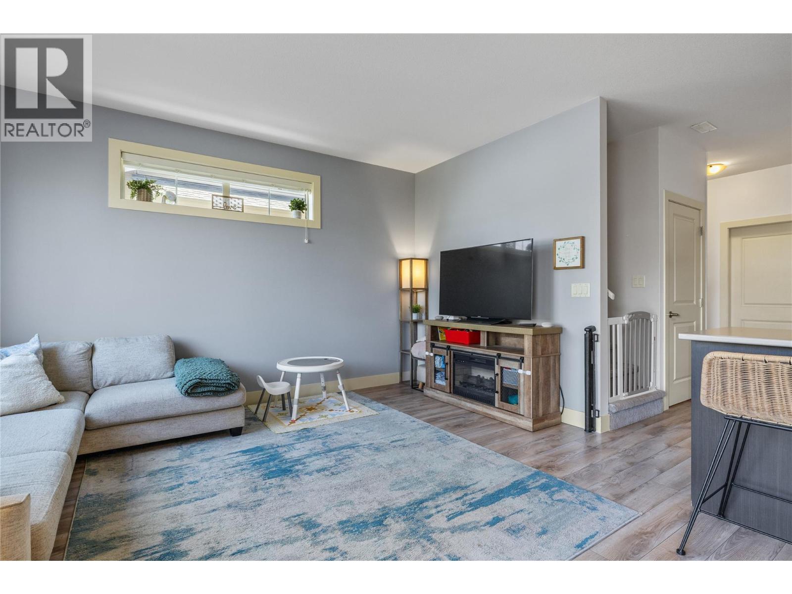 #4 335 Gerstmar Road - 10