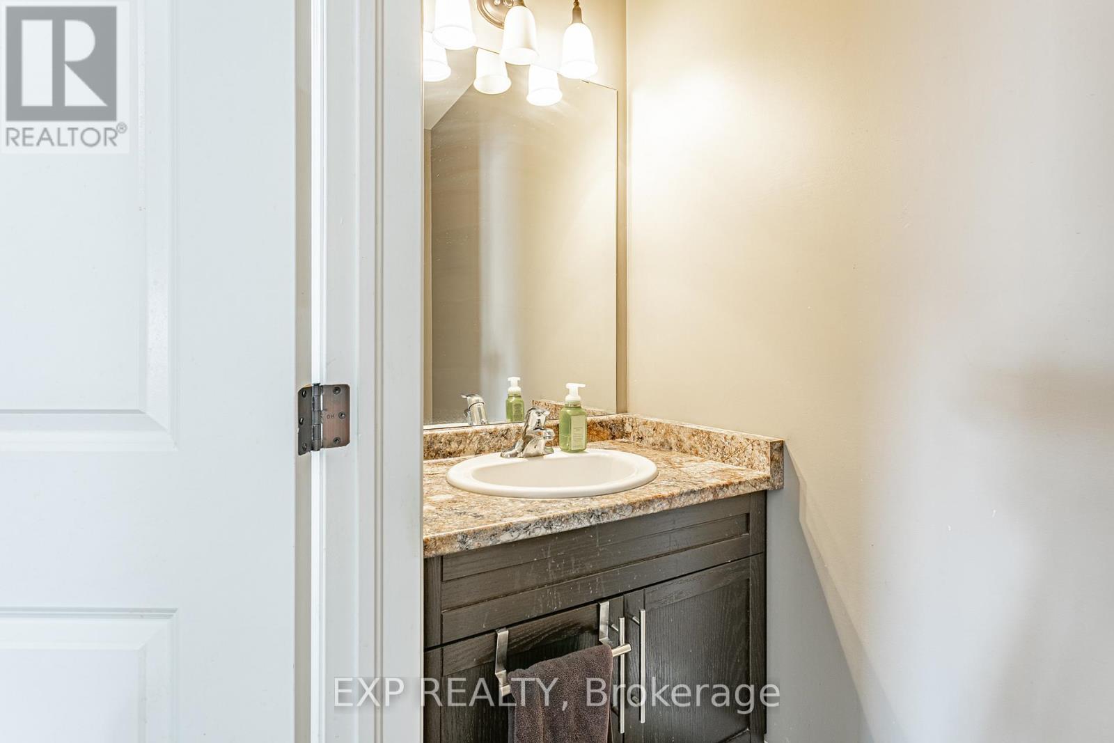 8 OLIVER CRESCENT - 13