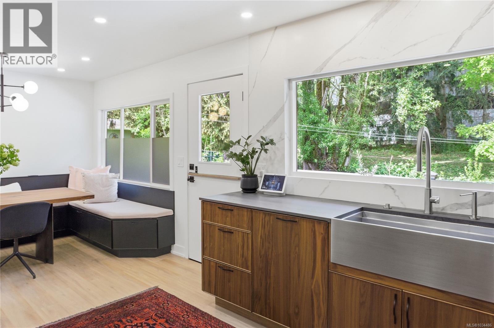560 Kay St - 6