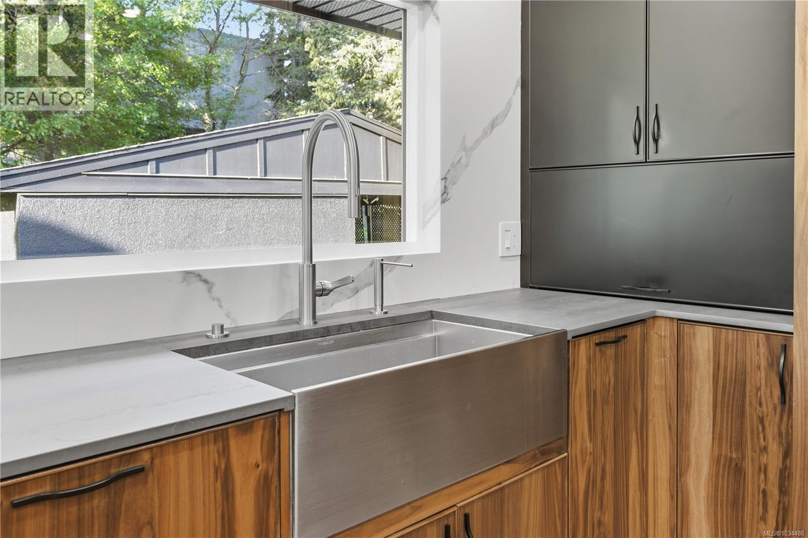 560 Kay St - 7