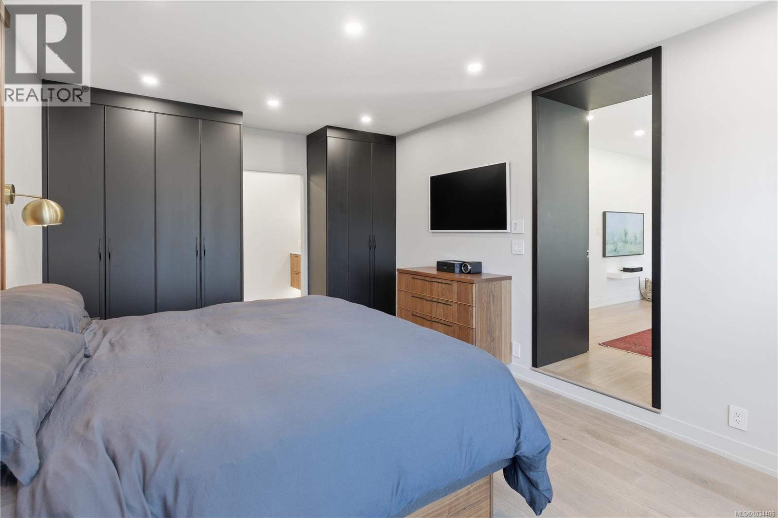 560 Kay St - 21