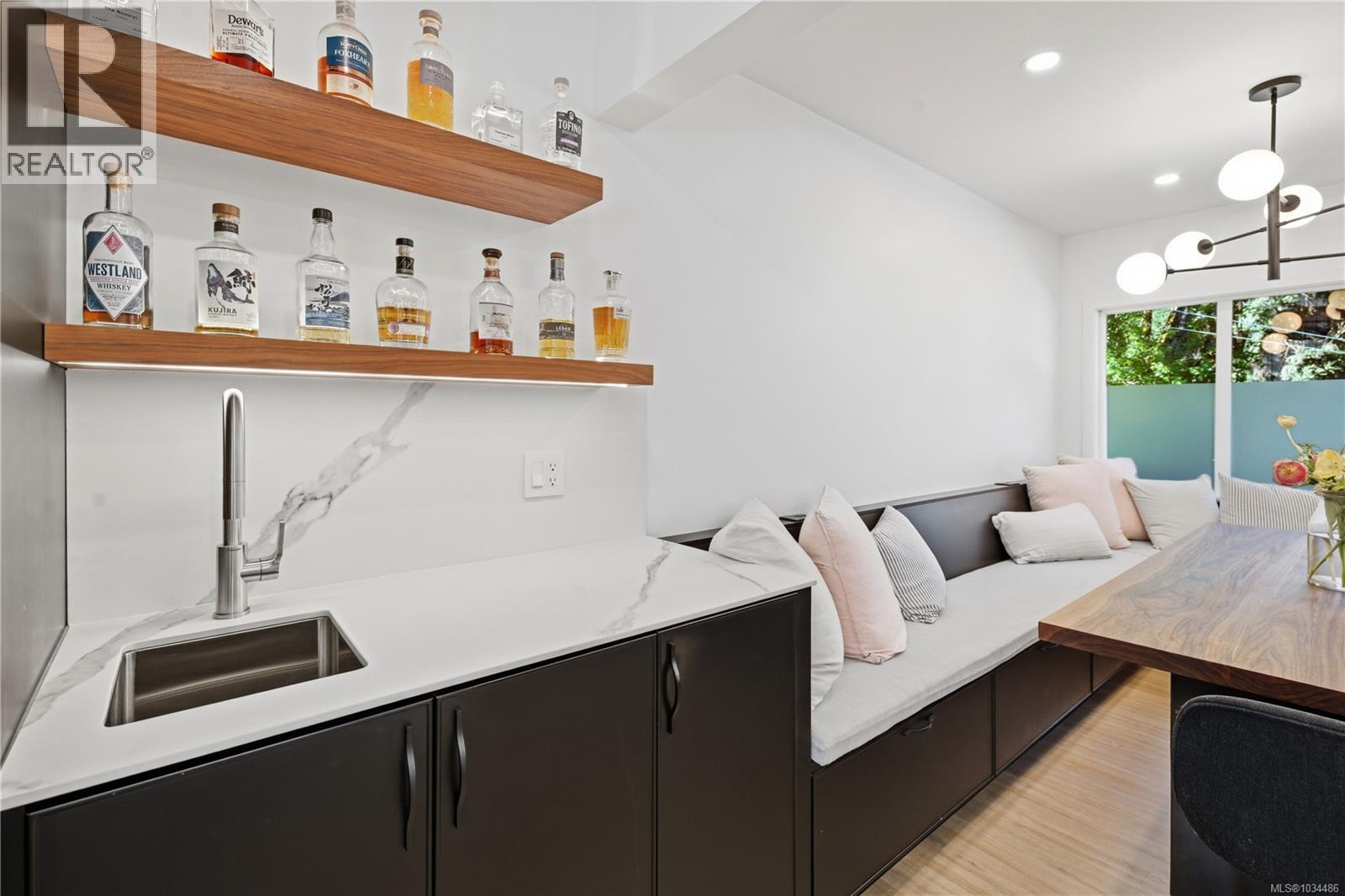 560 Kay St - 16
