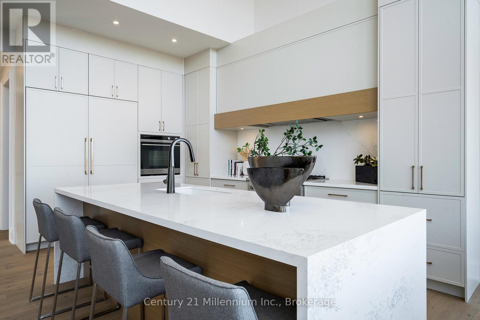 116 SLADDEN COURT - 15