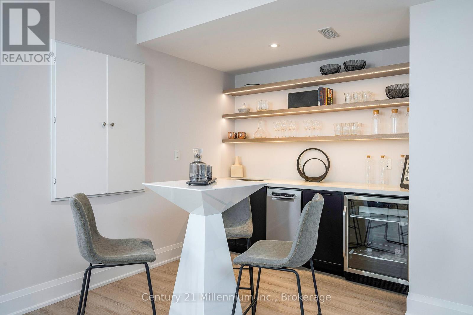 116 SLADDEN COURT - 40