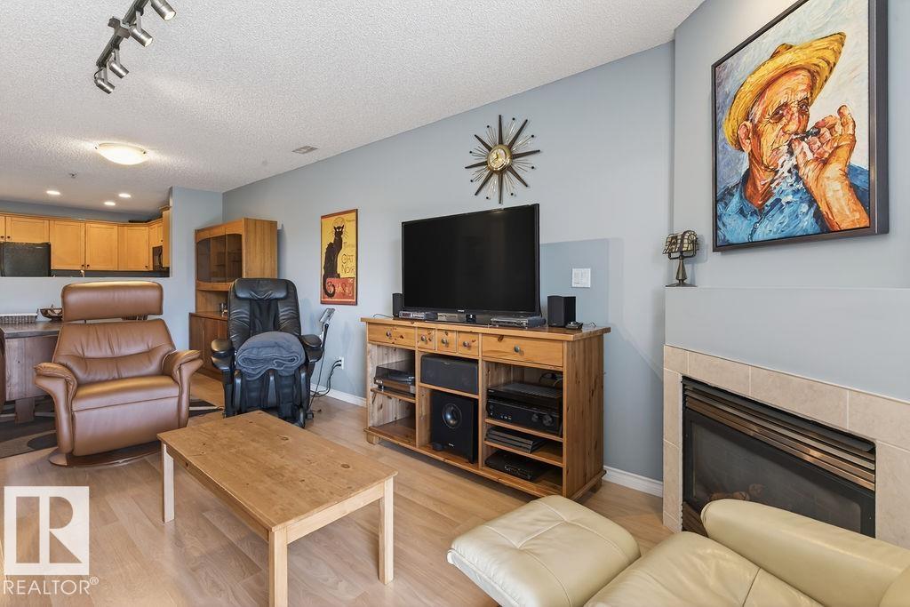 #305 12110 106 AV NW, Edmonton