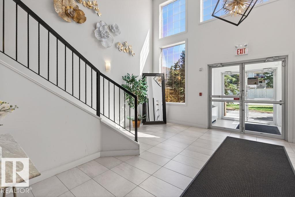 #305 12110 106 AV NW, Edmonton