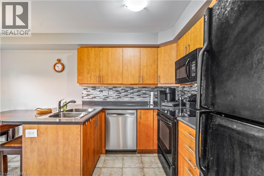 220 BLACKBURN Drive Unit# 26, Brantford, Ontario, N3T0C6 — Photo 9