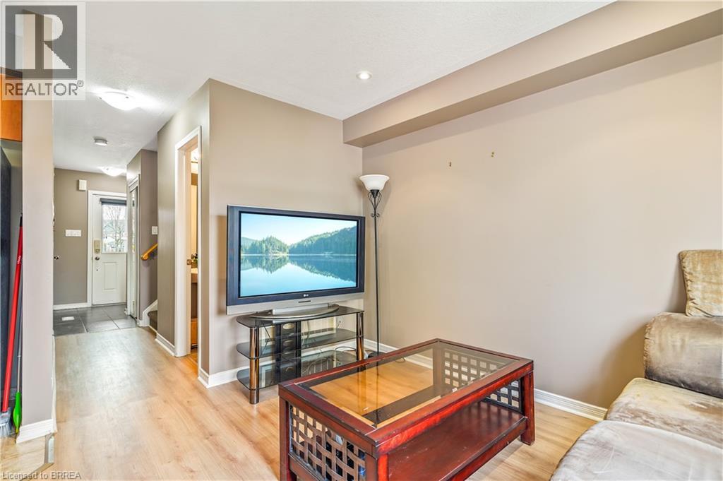 220 BLACKBURN Drive Unit# 26, Brantford, Ontario, N3T0C6 — Photo 8