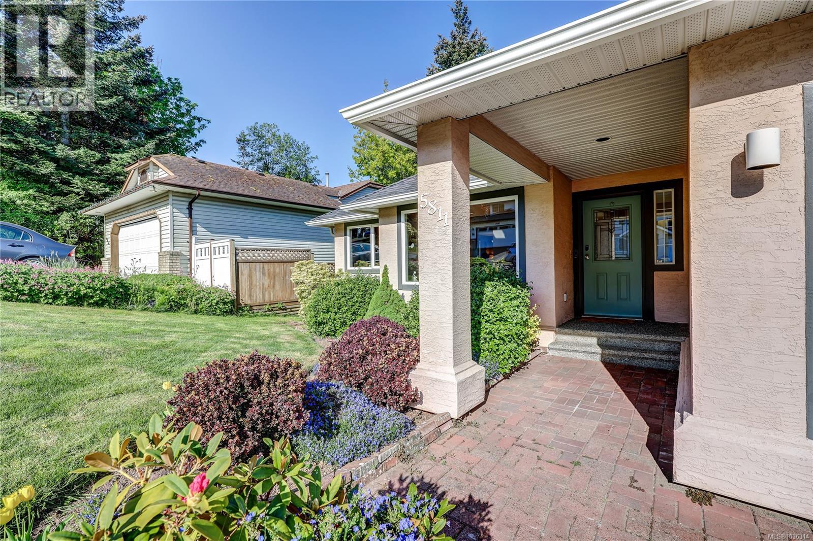 5811 Tweedsmuir Cres - 2