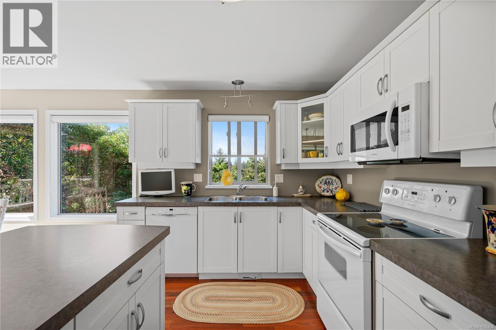  687 Kingsview Ridge, Langford