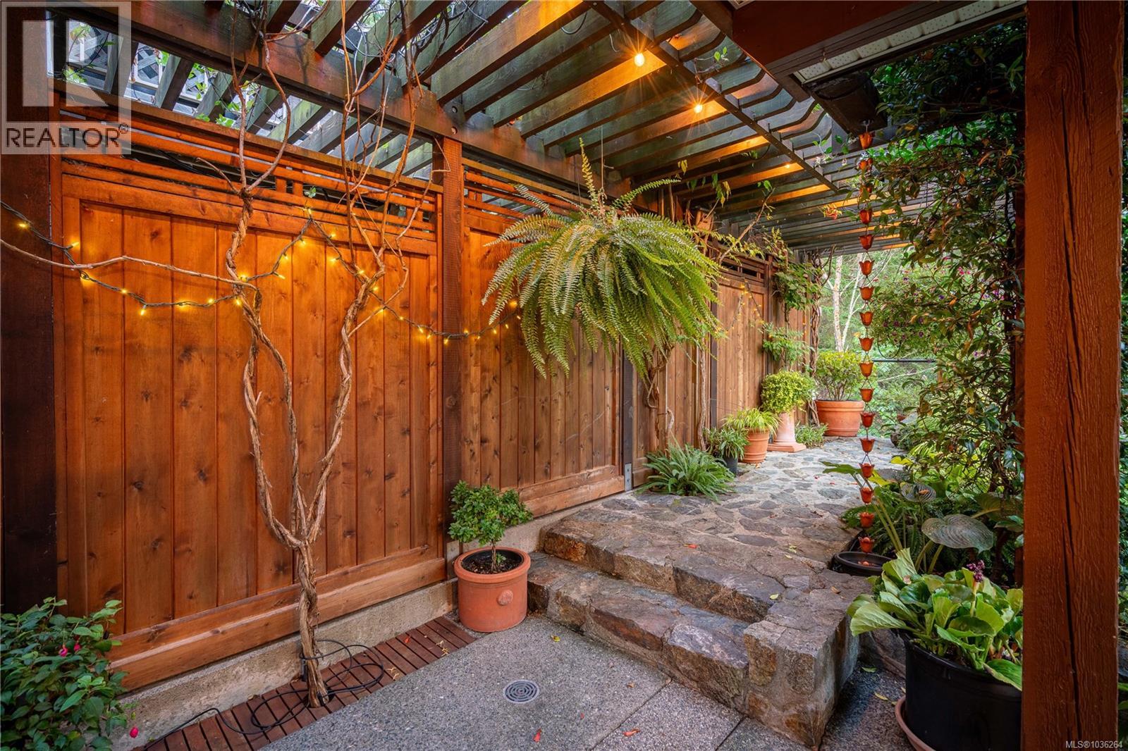  687 Kingsview Ridge, Langford