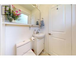 Bedroom - 96 Searle Avenue, Toronto, ON M3H4A7 Photo 9
