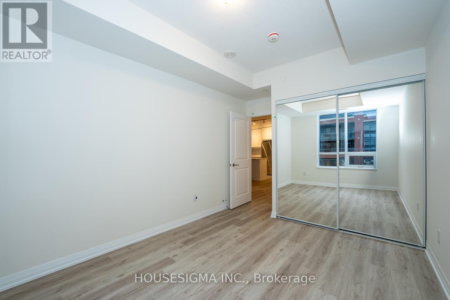 #304 3260 SHEPPARD AVENUE E - 23