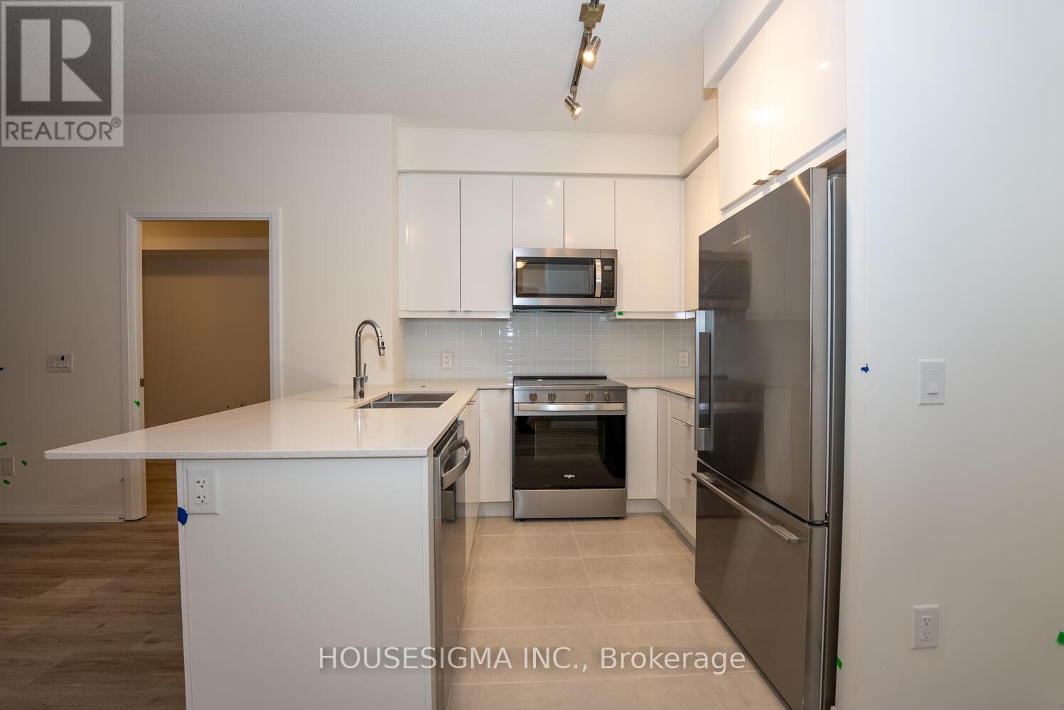 #304 3260 SHEPPARD AVENUE E - 16