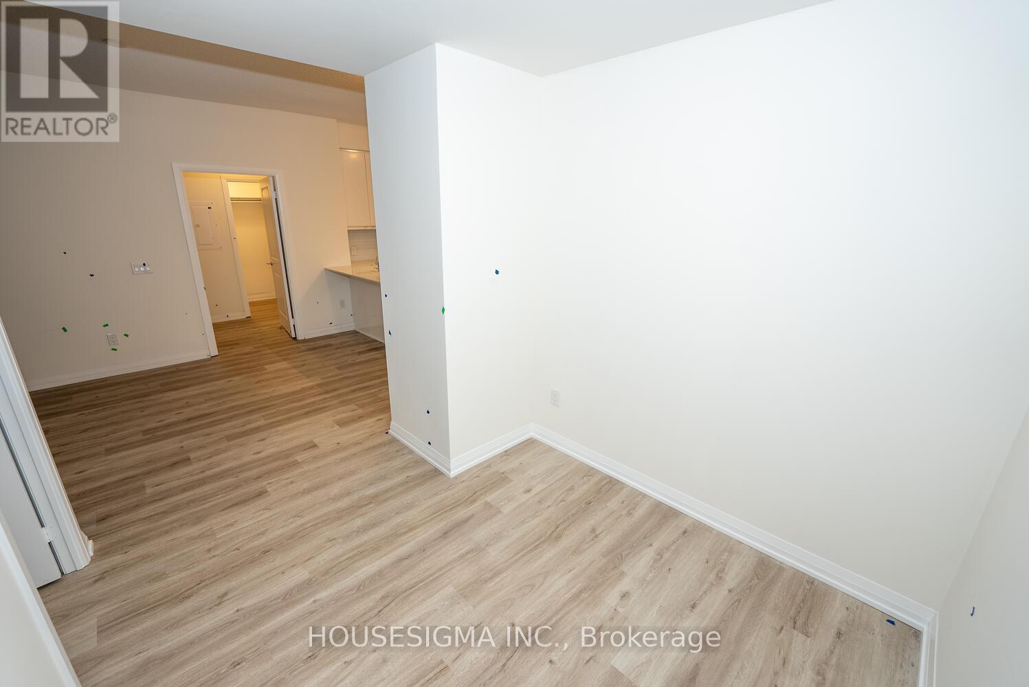 #304 3260 SHEPPARD AVENUE E - 21