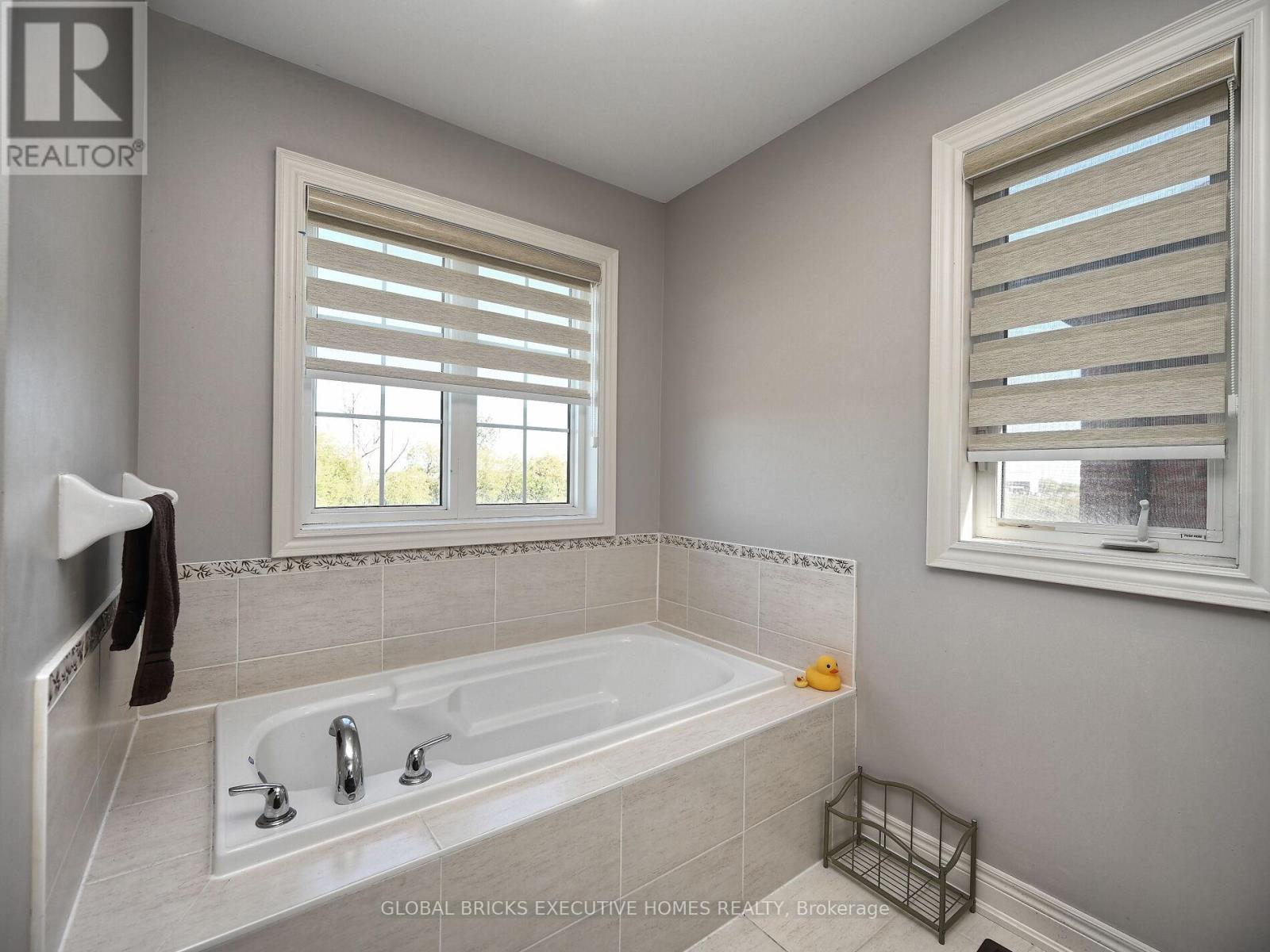 55 APPLE VALLEY WAY E - 37