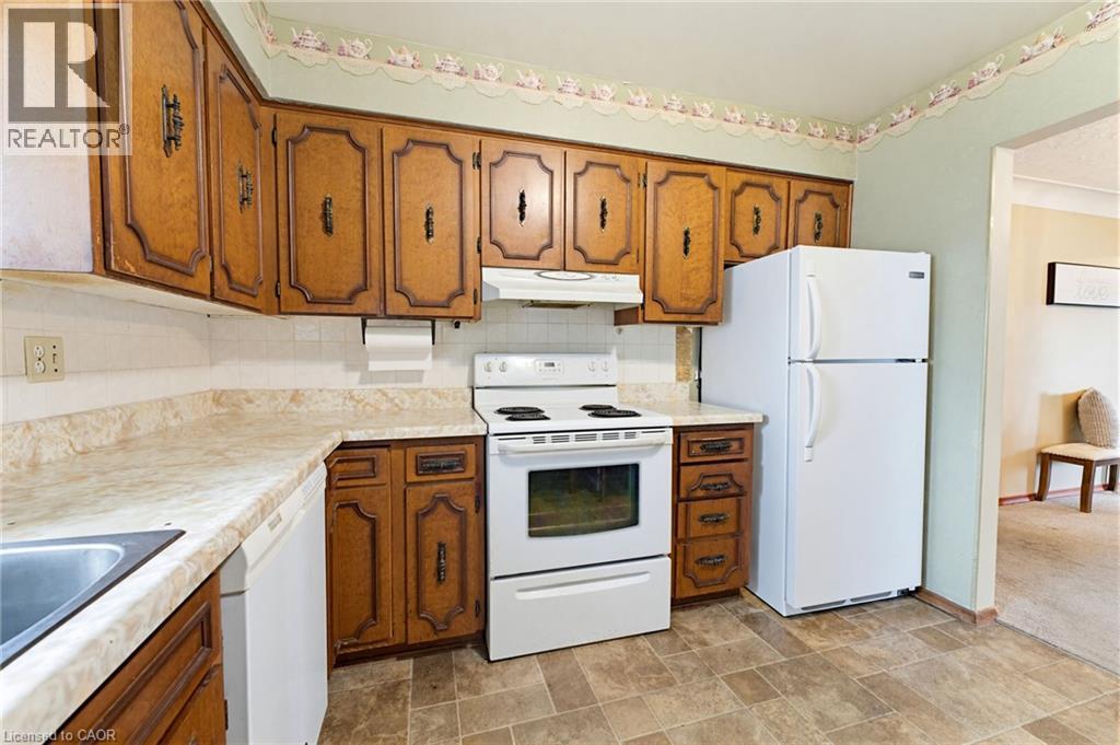 127 KING Street E - 13